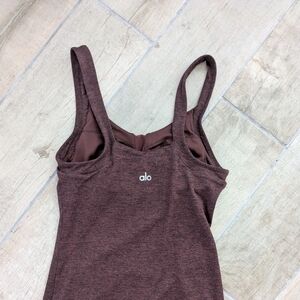 ALO Yoga Women's Heather Maroon  Tank Top